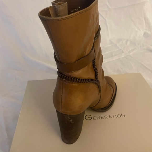 BCBGeneration Clown boot size 7.5 in acorn - Picture 5 of 10